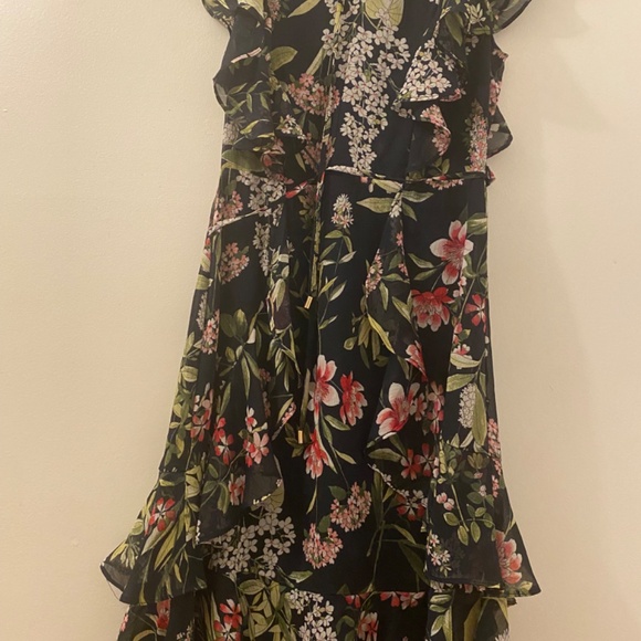 Tommy Hilfiger Dress Size 2 - Practically New Worn 2-3 Times - Picture 7 of 7